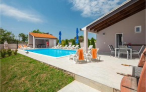 Gorgeous Home In Valtura With Wifi